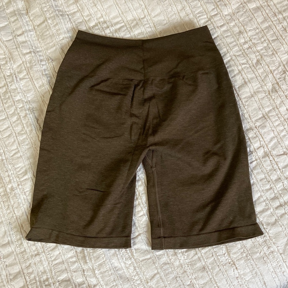 Alphalete Amplify seemless scrunch biker shorts